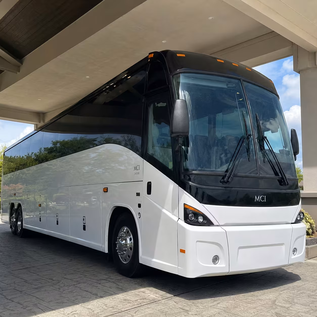 daily commuter shuttle buses for livermore tech and research teams