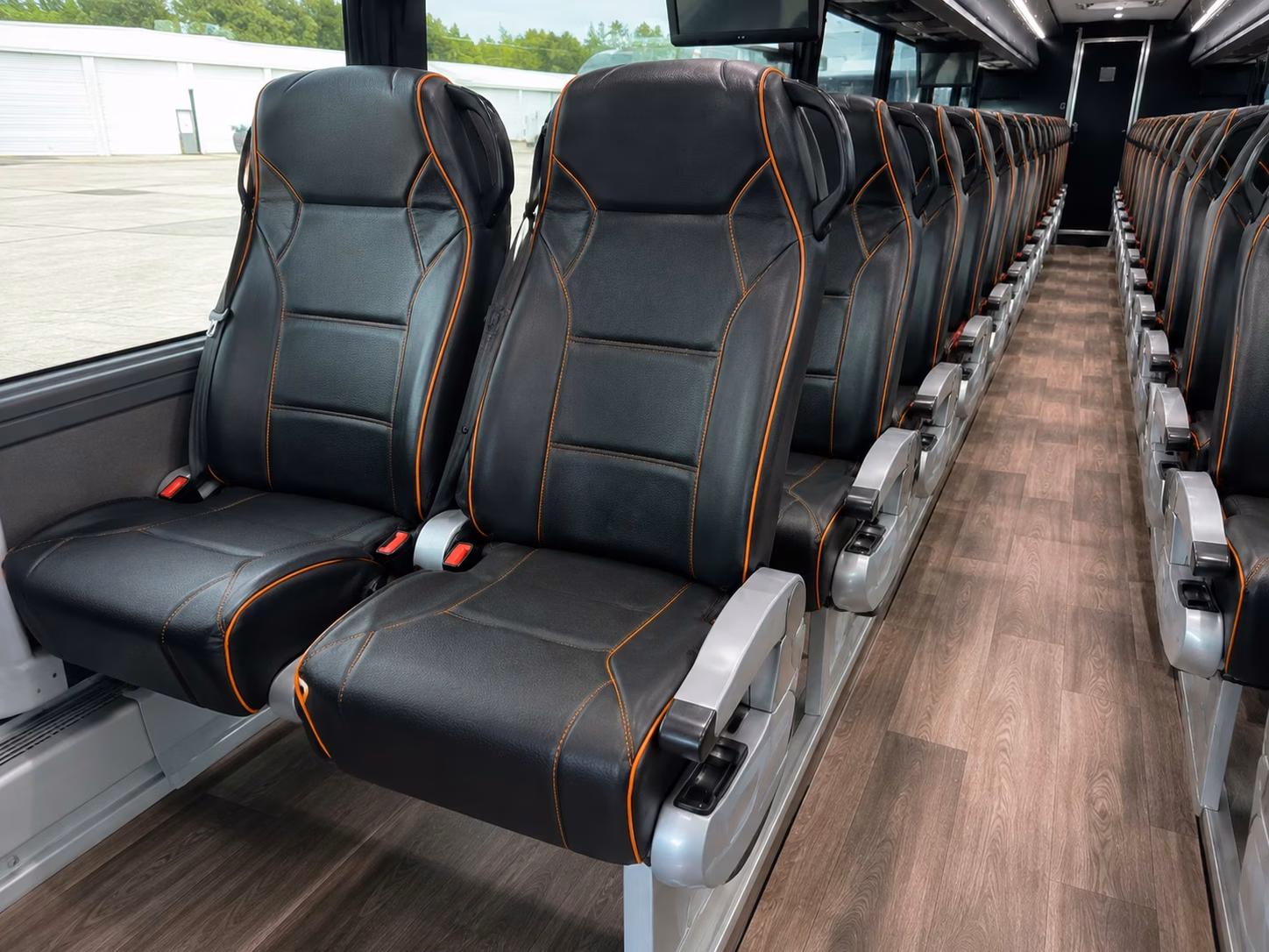 livermore shuttle buses for the rodeo races and local events